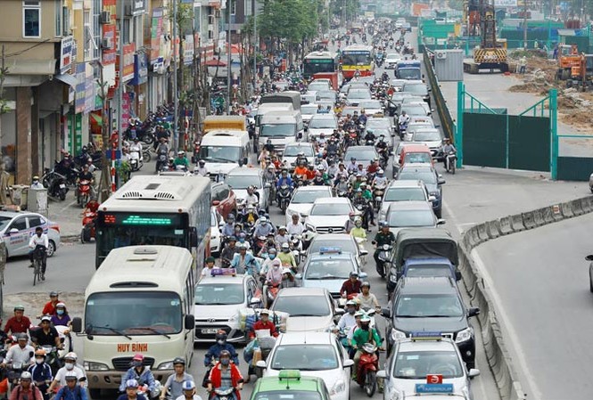 21 dự án trọng điểm có thể bị chậm tiến độ Dự án mở rộng đường Vành đai 1 đoạn Trường Chinh đang bị chấm tiến độ. Ảnh: A.Trọng.