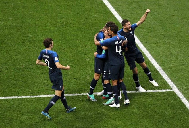 Pháp vô địch World Cup 2018: Lịch sử lặp lại sau 20 năm Các cầu thủ Pháp ăn mừng bàn thắng của Kylian Mbappe trong trận chung kết FIFA World Cup gặp Croatia. Ảnh: THX.