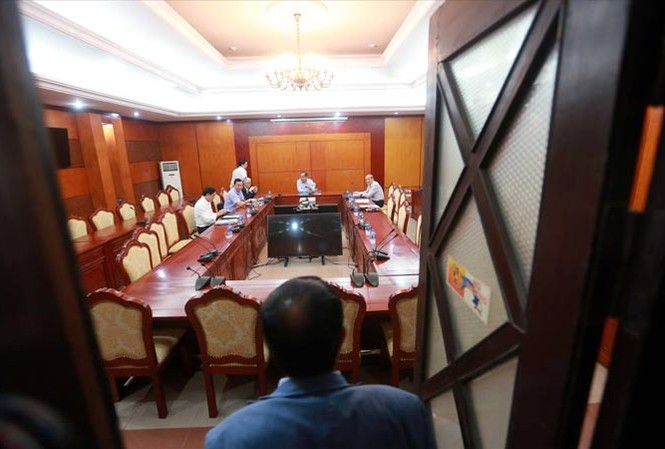 'Người giỏi ngại tham gia VFF vì bóng đá phức tạp' Lãnh đạo VFF khóa 7 tham dự cuộc họp chuẩn bị cho Ðại hội VFF khóa 8 cùng Thứ trưởng Bộ VH-TT&DL Lê Khánh Hải và lãnh đạo Tổng cục TDTT. Ảnh: VSI.