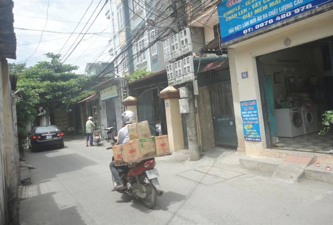 Cả trăm hộ dân mỏi mắt chờ sổ đỏ Sau nhiều năm chờ làm sổ đỏ, một phần đất của các hộ dân KTT Vận tải được xác định là đất lấn chiếm. Ảnh: K.N.