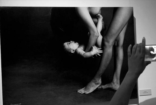 Lấy lại bình đẳng cho ảnh nude Triển lãm ảnh nude nghệ thuật đầu tiên ở Hà Nội kéo dài hết 27/7. Ảnh: NGUYÊN KHÁNH.