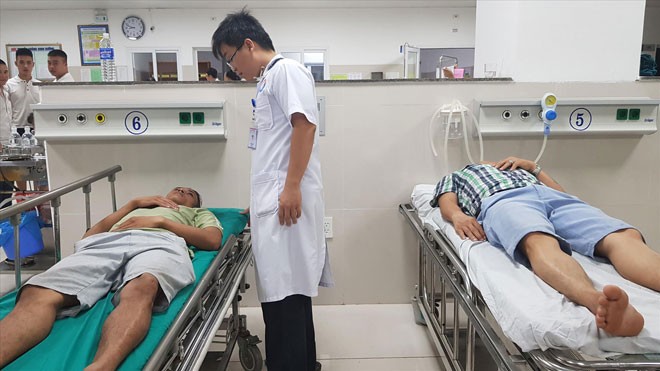 Tài xế “khiếp” côn đồ Hai tài xế của Hưng Long đang phải điều trị tại bệnh viện vì đa chấn thương.