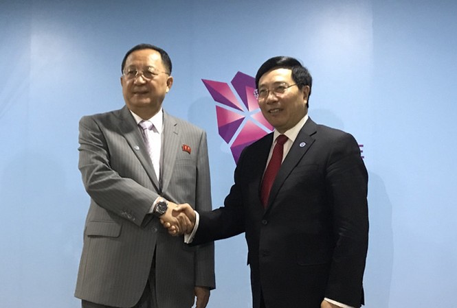 Phó Thủ tướng Phạm Bình Minh gặp Bộ trưởng Ngoại giao Triều Tiên Phó Thủ tướng, Bộ trưởng Ngoại giao Phạm Bình Minh gặp Bộ trưởng Ngoại giao Triều Tiên Ri Yong Ho ngày 3/8.
