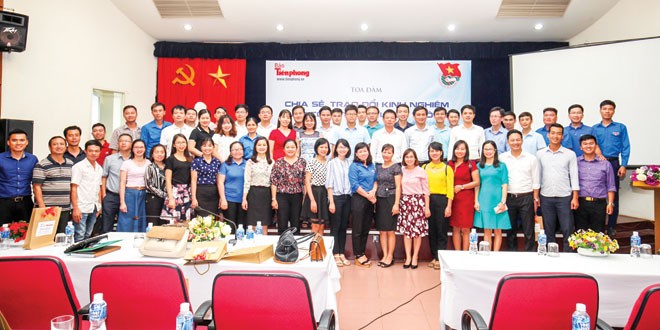 Kết nối để lan tỏa những câu chuyện đẹp Các đại biểu dự tọa đàm ngày 5/8 chụp ảnh lưu niệm tại báo Tiền Phong. Ảnh: Như Ý.