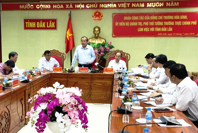 Phó Thủ tướng Thường trực Trương Hòa Bình làm việc tại tỉnh Ðắk Lắk.