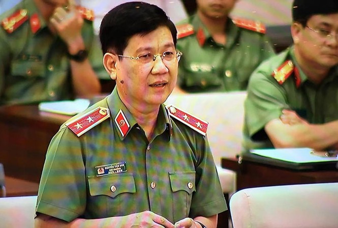 Ðặc xá minh bạch, không khép kín Thứ trưởng Bộ Công an Nguyễn Văn Sơn tại phiên họp.