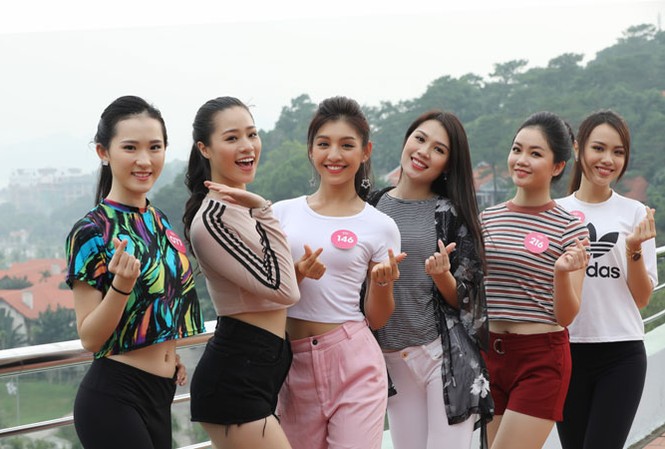 Tuần Châu - 'đảo Hoa hậu' Các thí sinh tham gia chung kết toàn quốc HHVN háo hức trước phần thi Người đẹp Thể thao diễn ra trên đảo Tuần Châu. Ảnh: Hồng Vĩnh