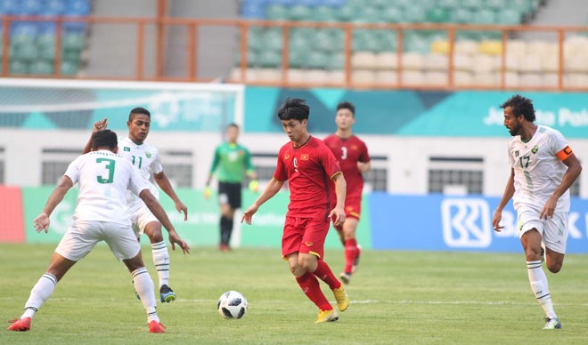 Công Phượng đang là cái tên “hot” nhất của đội tuyển Olympic Việt Nam Một pha đi bóng của tiền đạo Công Phượng.