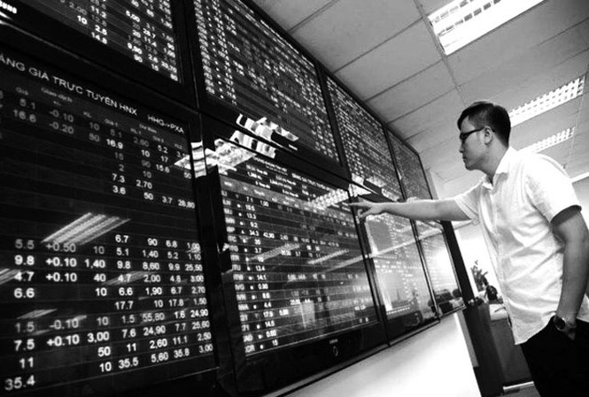 Chứng khoán liên tiếp vi phạm, tiền phạt tăng gấp đôi Thị trường chứng khoán thời gian này ồ ạt đón tin xử phạt (ảnh minh hoạ).