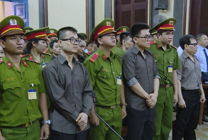 Nhóm hoạt động nhằm lật đổ chính quyền nhân dân lãnh án tù Các bị cáo nghe tòa tuyên án.