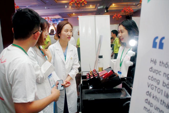 Kết nối cộng đồng khởi nghiệp quốc tế Một dự án khởi nghiệp được giới thiệu tại Ngày hội Khởi nghiệp Việt Nam 2018. ẢNH: NGÔ TÙNG.