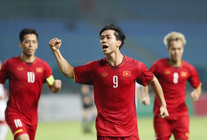 Khen Olympic Việt Nam thế nào cho đủ? Bàn thắng vào lưới Olympic Bahrain chính là sự giải tỏa áp lực cần thiết cho Công Phượng sau những chỉ trích nặng nề. Ảnh: VSI.