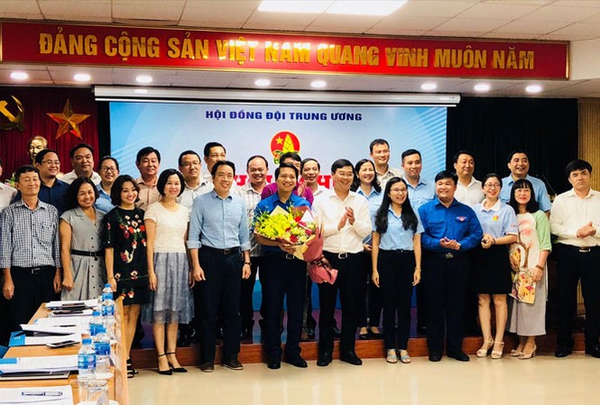 Bảo vệ trẻ em khỏi bạo hành, xâm hại Hội đồng Ðội T.Ư lần thứ nhất, khóa VIII ra mắt.