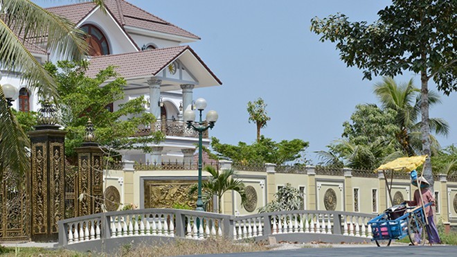Tướng quân đội nói gì về vụ ông Truyền? Căn biệt thự hoành tráng của ông Trần Văn Truyền tại Bến Tre.