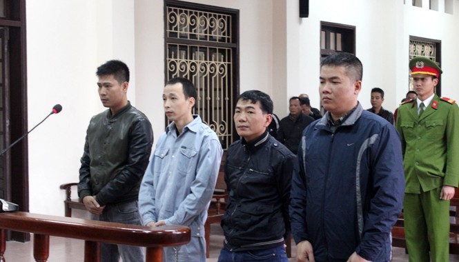 Giang hồ đất Cảng 'đấu súng', chỉ bị xử tội gây rối Các bị cáo tại tòa