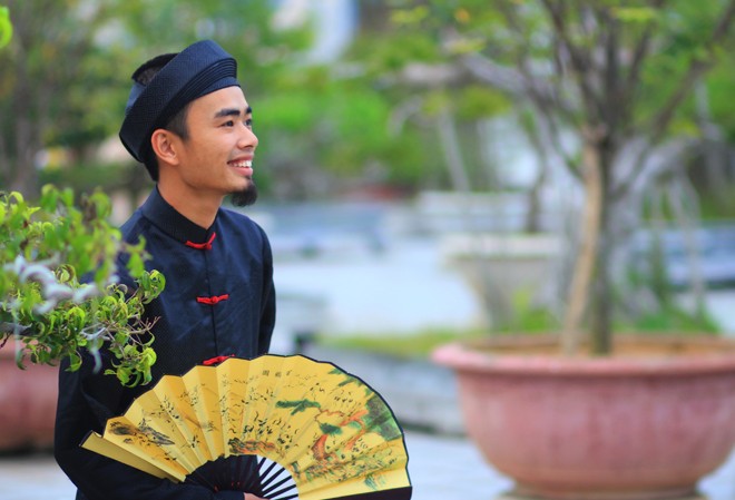 Ông đồ trẻ mang danh “Lão Trọc” Ông đồ trẻ mang danh “Lão Trọc”