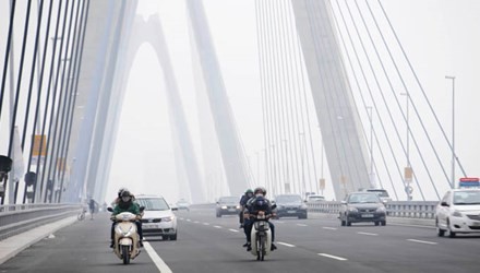 Hàng loạt bất cập giao thông đường Nhật Tân - Nội Bài Cầu Nhật Tân