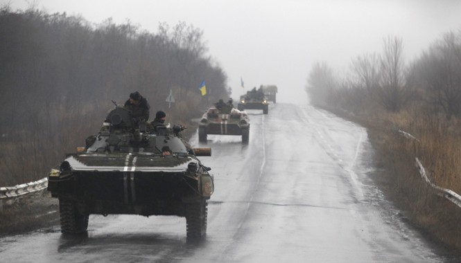 Tổng thống Ukraine kêu gọi NATO cấp vũ khí Quân đội Ukraine tăng cường lực lượng tới Debaltseve. Ảnh: Getty Images
