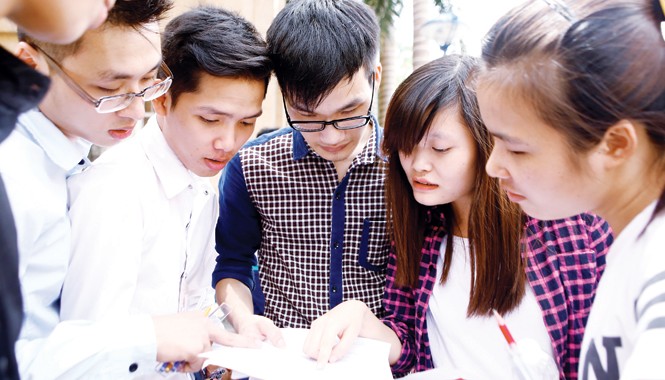 Công bố quy chế một kỳ thi quốc gia: Nhiều quy định mới Dựa trên kết quả thi tốt nghiệp THPT quốc gia thí sinh sẽ được quyền đăng ký nhiều nguyện vọng xét tuyển vào các trường CĐ-ĐH. Ảnh: Như Ý