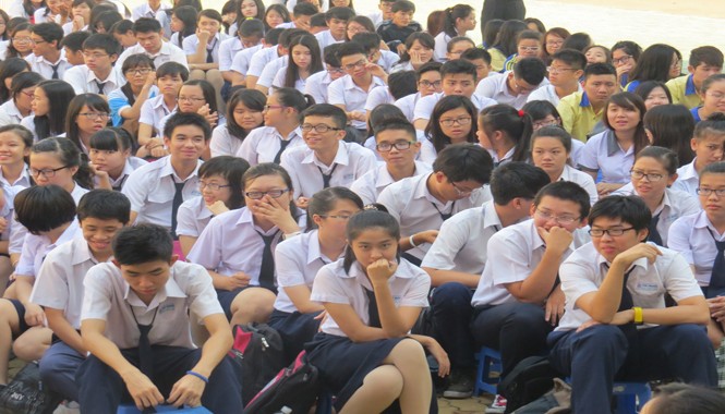 Căng thẳng cuộc đua vào trường công lập Cuộc đua vào lớp 10 trường công lập tại TPHCM năm nay được dự đoán khá căng thẳng