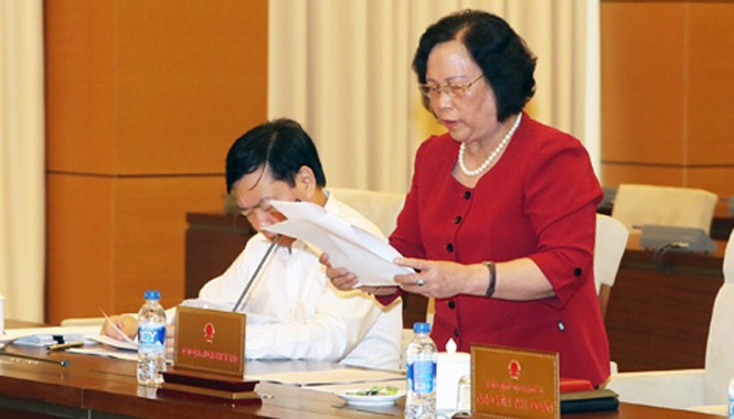 Chưa thống nhất sửa Luật Bảo hiểm xã hội Bộ trưởng Phạm Thị Hải Chuyền báo cáo Ủy ban Thường vụ Quốc hội chiều 12/5. Ảnh: Dũng Nguyễn