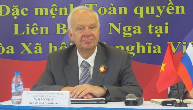 Tình hữu nghị Việt - Nga không gì lay chuyển nổi Đại sứ Nga Konstantin Vasilievich Vnukov trong cuộc họp báo chiều 13/5 tại Hà Nội. Ảnh: Trúc Quỳnh