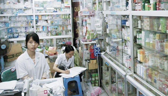 Tăng cường quản lý chất lượng thuốc Hơn 25.000 mặt hàng thuốc với gần 1.000 hoạt chất đang được sản xuất, lưu hành tại Việt Nam. Ảnh: Hồng Vĩnh