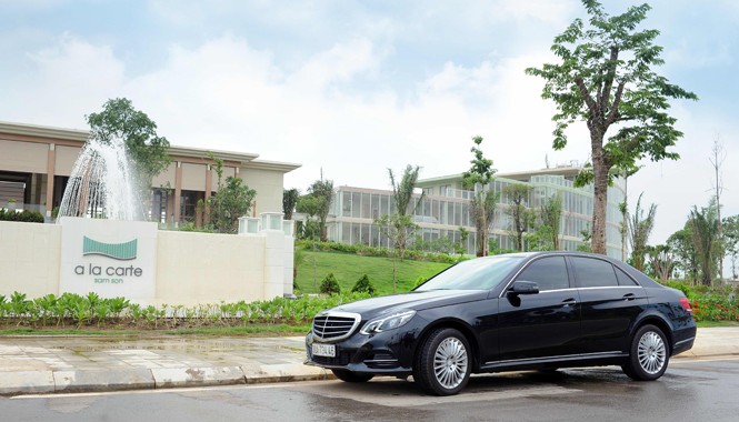 Mercedes-Benz Việt Nam giao xe E-Class cho A La Carte Sầm Sơn Đẳng cấp và chất lượng cùng song hành.