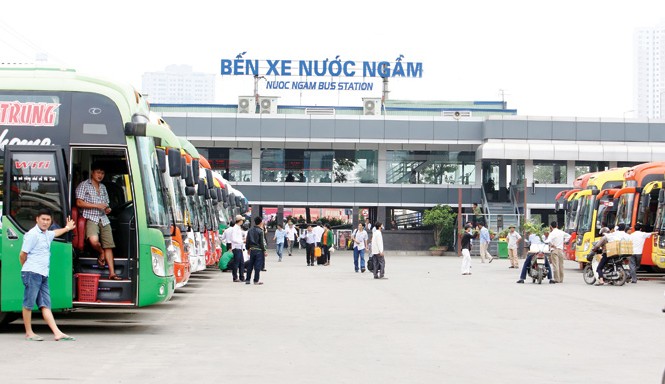“4 tiên phong” làm hài lòng hành khách Nước Ngầm là bến xe đầu tiên tại Hà Nội có “4 không”: Không hàng rong, xe ôm, cò xe và người vãng lai trong bến. Ảnh: Như Ý