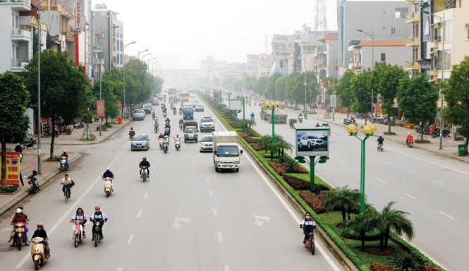 Long Biên-từng bước đổi thay của đô thị hiện đại phía Bắc Thủ đô Các tuyến đường, tuyến phố của quận Long Biên ngày càng khang trang, sạch, đẹp.