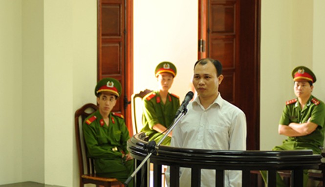 'Kỳ án' cướp đò trên sông Ka Long: Hủy án, điều tra lại Tòa phúc thẩm hủy án sơ thẩm điều tra lại đối với bị cáo Giáp.