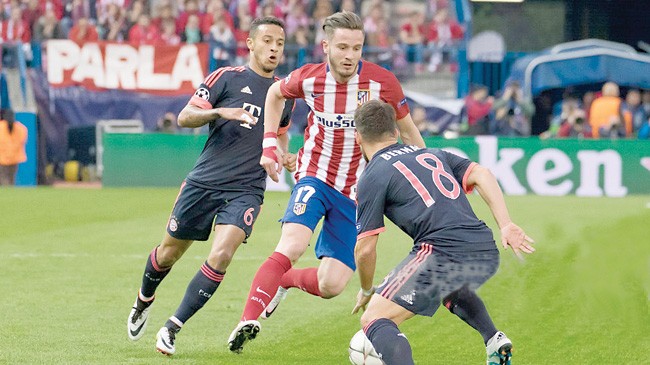 Champions League: Atletico và niềm tin chiến thắng Saul Niguez (giữa) trở thành người hùng của Atletico ở trận lượt đi với màn đi bóng solo và ghi bàn duy nhất của trận đấu. Ảnh: GETTY IMAGES