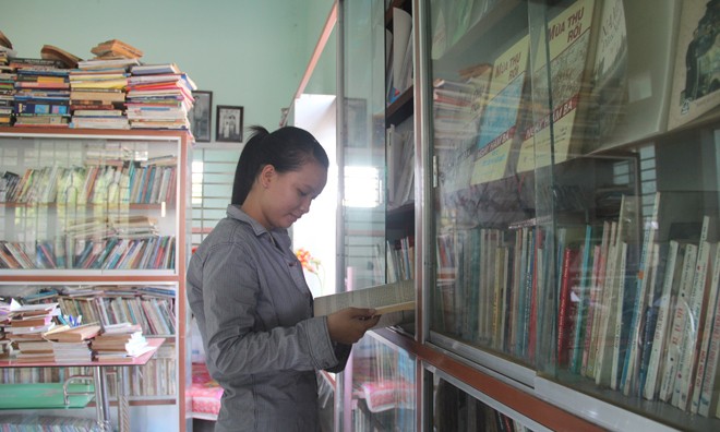 Ông lão 80 mua đất xây thư viện miễn phí Thích thú đọc sách miễn phí tại thư viện.