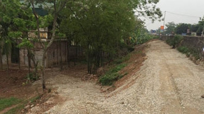 Ngang nhiên phá đê Đoạn đê xảy ra vi phạm.