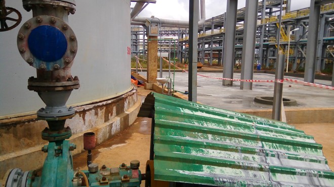 Mới nhất vụ vỡ ống chứa hóa chất tại nhà máy alumin Nhân Cơ Khu vực xảy ra sự cố vỡ cổ ống đẩy máy bơm kiềm đã được xử lý triệt để, không để ảnh hưởng đến môi trường trong và ngoài nhà máy.
