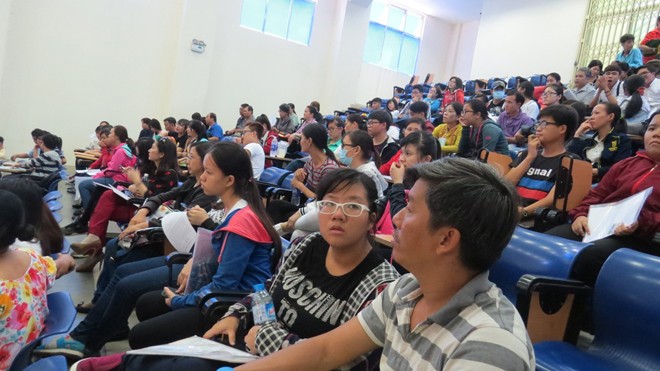 Không nhiều thí sinh đăng ký trực tuyến Thí sinh ngày đầu nộp hồ sơ xét tuyển tại TPHCM.