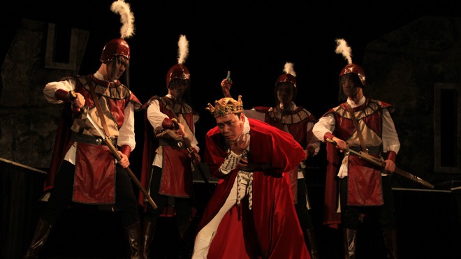 Cọc đi tìm trâu Vở kịch “Hamlet” được thực hiện nhờ kinh phí xã hội hóa của Nhà hát Kịch Việt Nam đã gây tiếng vang trong công chúng và giới nghệ thuật.