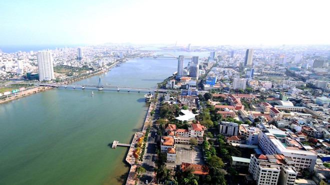 Nóng quản lý đô thị, ô nhiễm môi trường Đà Nẵng dù rất năng động nhưng vẫn có rất ít doanh nghiệp và nhà đầu tư lớn. Ảnh: Nguyễn Thành
