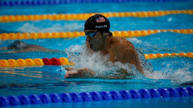 Michael Phelps dậy sóng đường đua xanh Michael Phelps vẫn tràn đầy sức mạnh để chinh phục đỉnh cao Olympic dù đã bước qua tuổi 30. Ảnh: GETTY IMAGES
