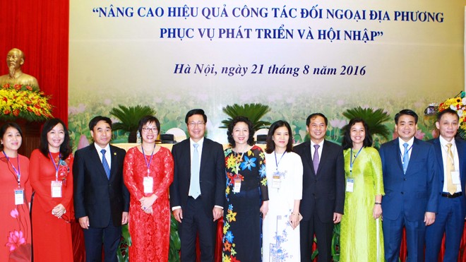 Ngoại giao Việt Nam trước những thách thức chưa từng có Sáng 21/8, tại Hà Nội, Bộ Ngoại giao tổ chức Hội nghị Ngoại vụ toàn quốc lần thứ 18 với chủ đề “Nâng cao hiệu quả công tác đối ngoại địa phương phục vụ phát triển và hội nhập”. Phó Thủ tướng, Bộ trưởng Ngoại giao Phạm Bình Minh đến dự và phát biểu. Ảnh: T