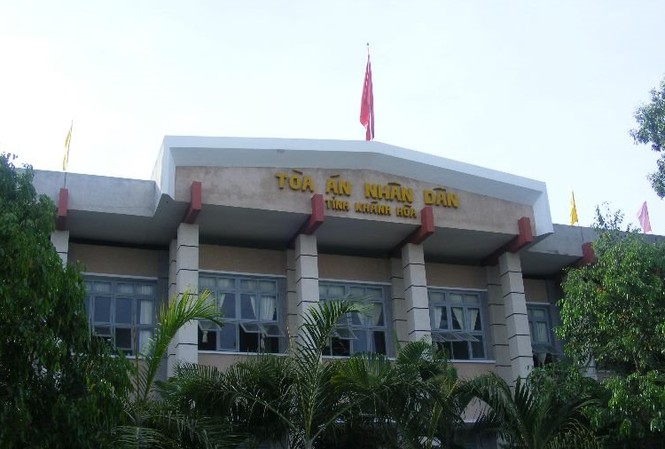 Lĩnh án tù vì tuyên truyền chống Nhà nước Lĩnh án tù vì tuyên truyền chống Nhà nước
