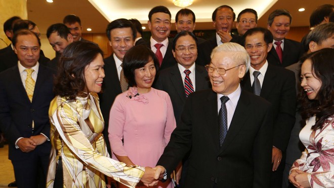 'Đúng vai, thuộc bài, bản lĩnh, trí tuệ, khôn khéo' Tổng Bí thư Nguyễn Phú Trọng với các đại biểu. Ảnh: TTXVN