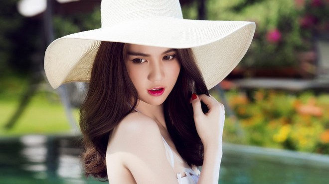 Ngọc Trinh: Được chị gái 'chống lưng' Ngọc Trinh: Được chị gái 'chống lưng'