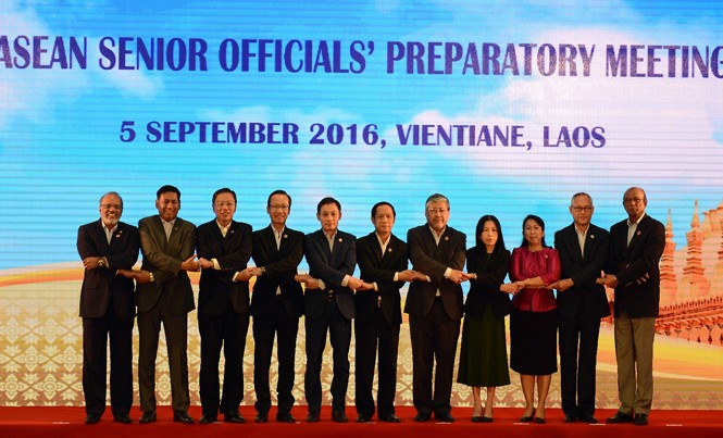 Trung Quốc sẽ “an toàn” tại thượng đỉnh ASEAN Các quan chức cao cấp ASEAN họp ngày 5/9 tại Vientiane để chuẩn bị cho Hội nghị Cấp cao ASEAN lần thứ 28-29. Ảnh: Xinhua