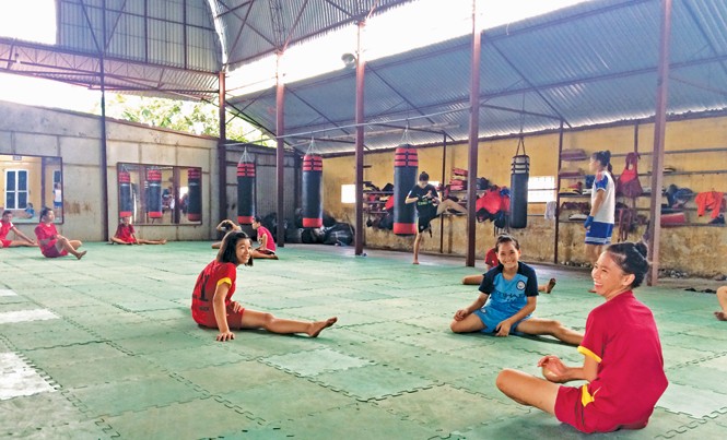 Trung tâm TDTT Thái Nguyên: Vi phạm nghiêm trọng, chỉ khiển trách Các VĐV Wushu Thái Nguyên tập luyện tại Trung tâm TDTT Thái Nguyên. Ảnh: VP