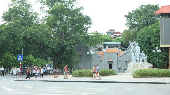Đặt ga tàu điện ngầm cạnh hồ Gươm: Công trình 'lấn át' di sản Đặt ga tàu điện ngầm cạnh hồ Gươm: Công trình 'lấn át' di sản