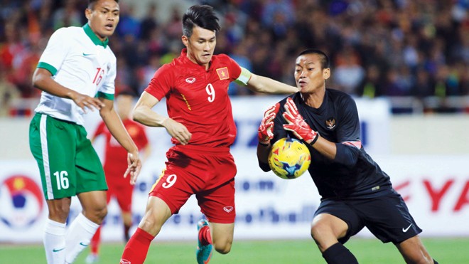 Lê Công Vinh: Thái Lan “trên tầm” Việt Nam Đánh giá cao Thái Lan, song Công Vinh (giữa) tin rằng cơ hội chiến thắng vẫn là 50-50 nếu ĐTVN gặp Thái Lan ở AFF cup 2016. Ảnh: VSI