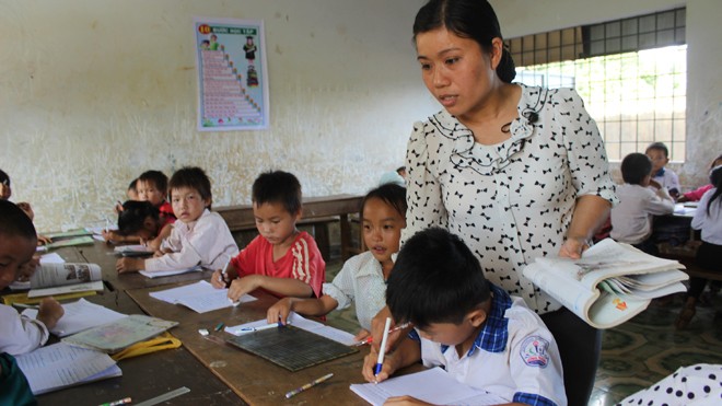 Cô giáo Mường gieo chữ vùng sâu Cô giáo Đinh Thị Giang Tâm vẫn giữ “lửa nghề” suốt 15 năm qua.