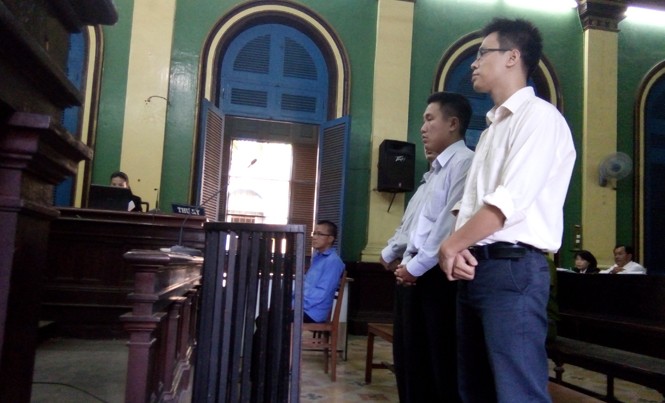 Chiếm đoạt hơn 400 tỷ đồng, một chủ doanh nghiệp hầu tòa Các bị cáo tại tòa. Ảnh: Tân Châu