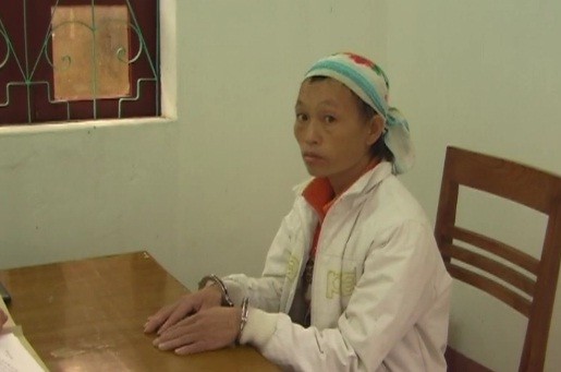 Nhận nuôi trẻ sơ sinh rồi bán sang Trung Quốc Phủng Mùi Sỉnh tại cơ quan công an